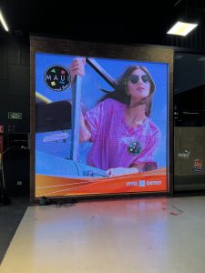 Pantallas Led al interior de malls en Santiago